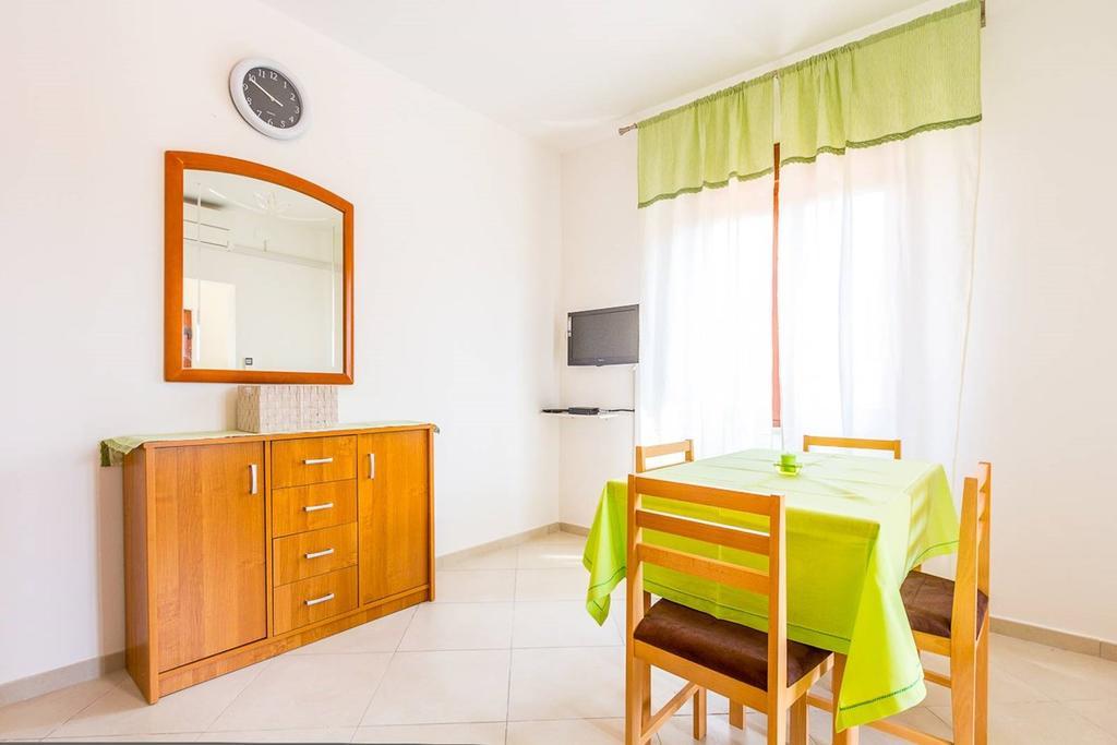Apartments Racchi Banjole Exterior photo