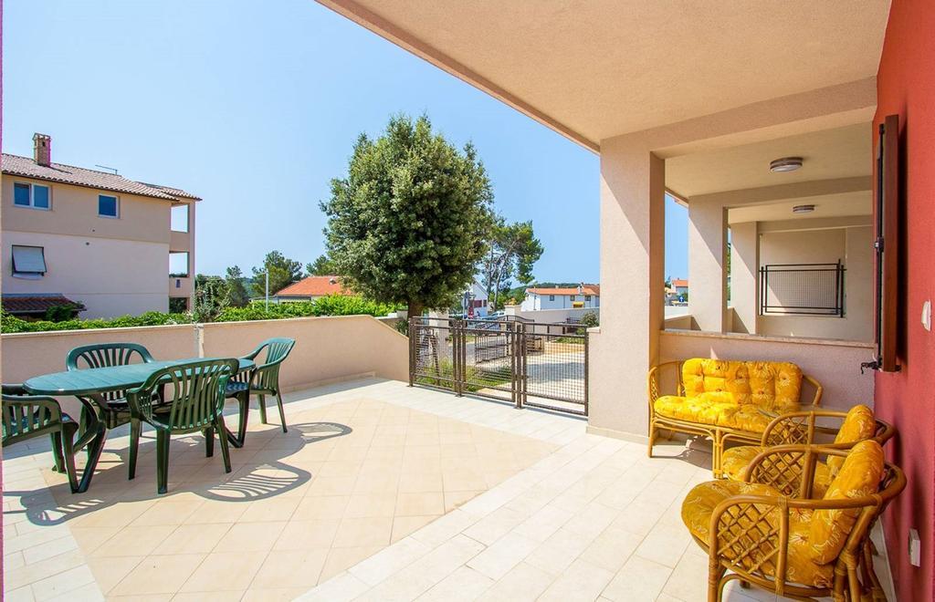 Apartments Racchi Banjole Exterior photo