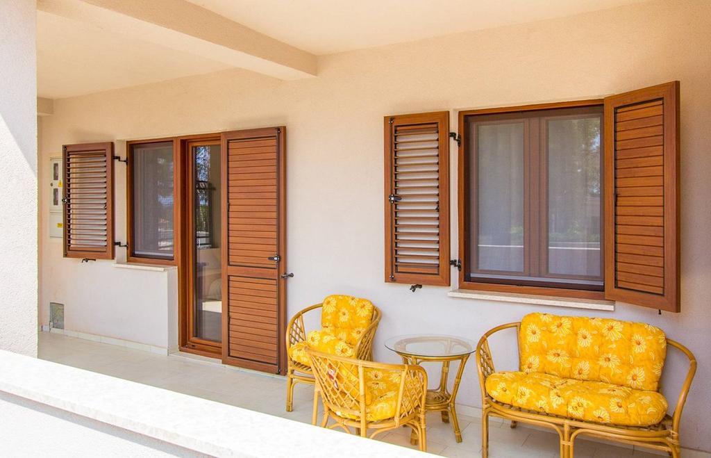 Apartments Racchi Banjole Exterior photo